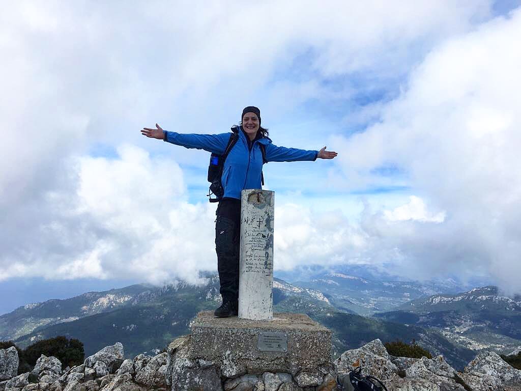 An der Messsäule des Puig Galazós