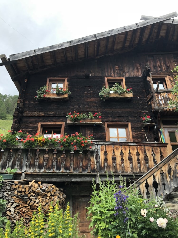 Hütte am Meraner Höhenweg