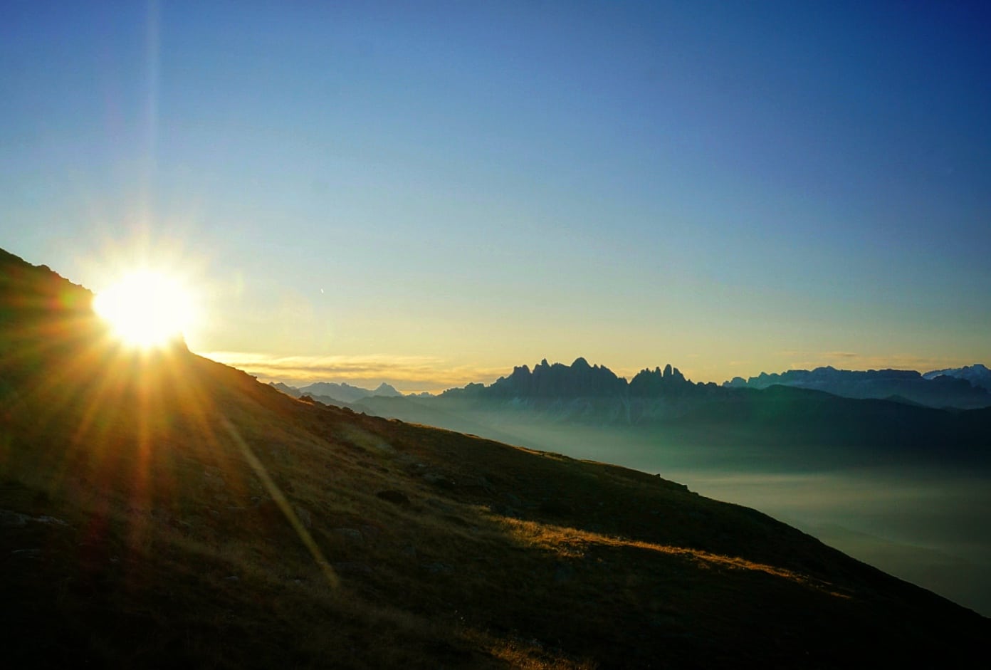 Sonnenaufgang in den Alpen